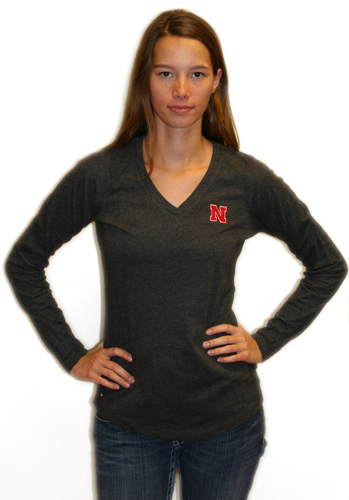 Womens Black L/S V-Neck Tee