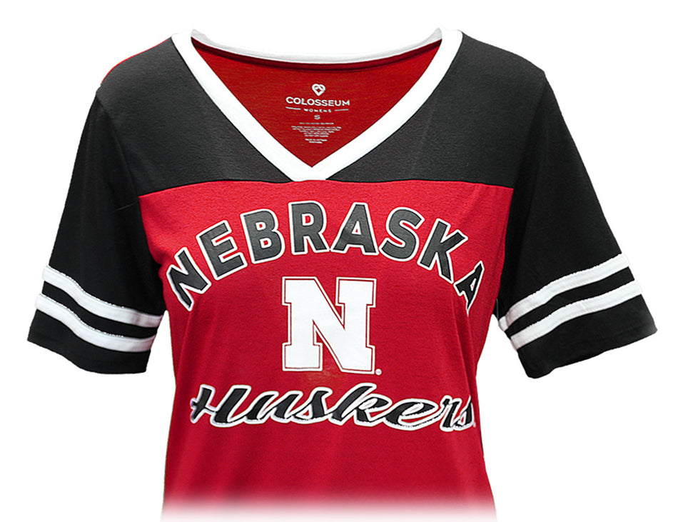 Lady Huskers Samantha Tee