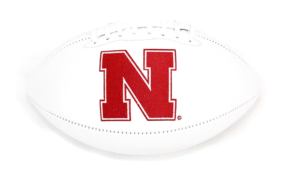 Huskers Embroidered Signature Ball w Market Set