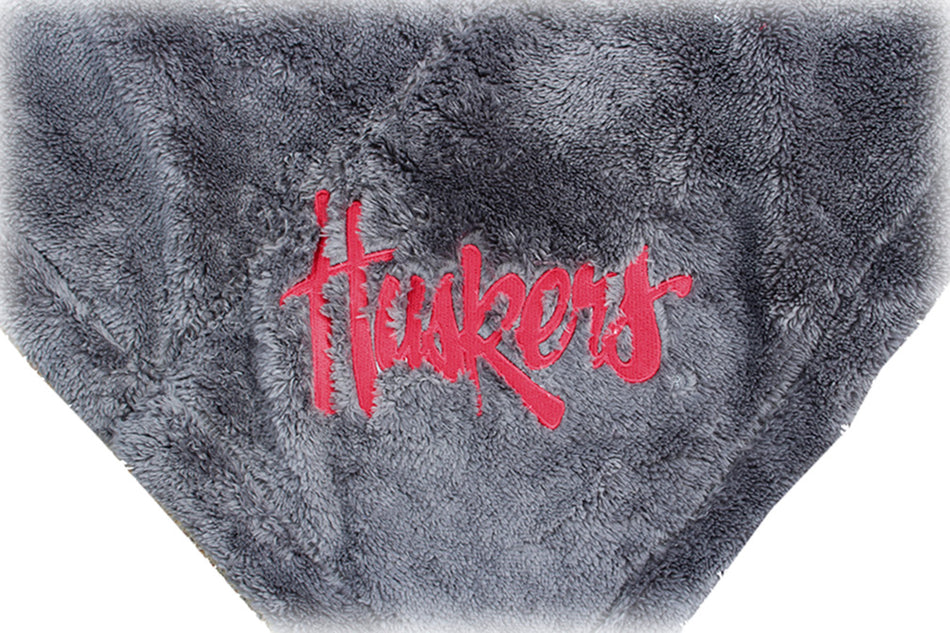 Huskers Script Throw Blanket