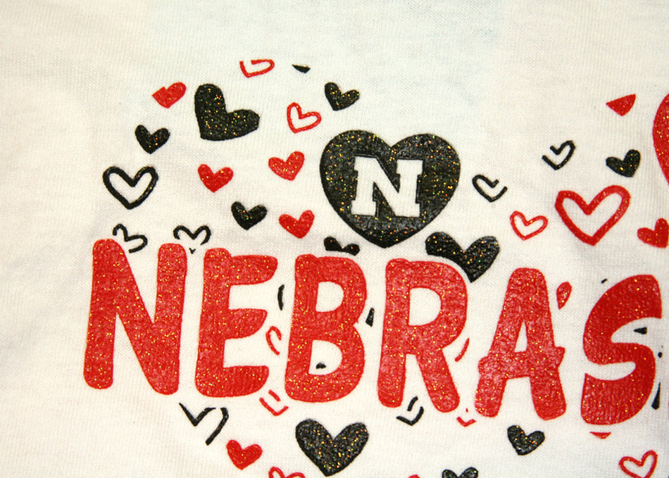 3ST GLITTER HEARTS WHITE V-NECK TEE