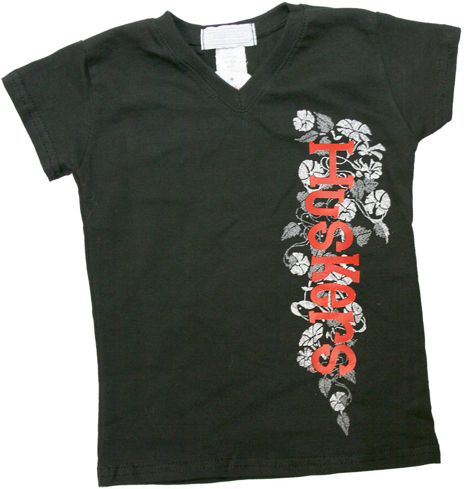 3ST G. BLK V TEE VERT FLOWERS